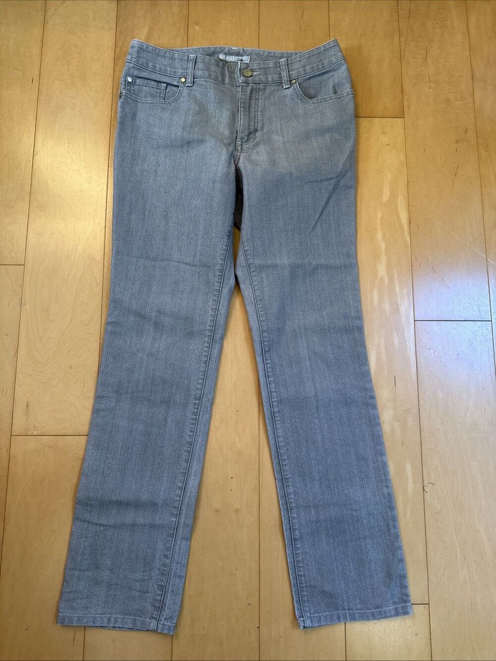 SILVER GRAY METALLIC JEANS Chico's Platinum Women Silver Jeans Size S
